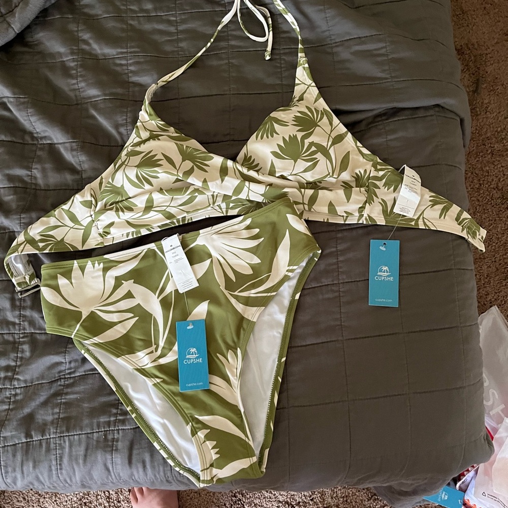 NWT cupshe high waisted bikini